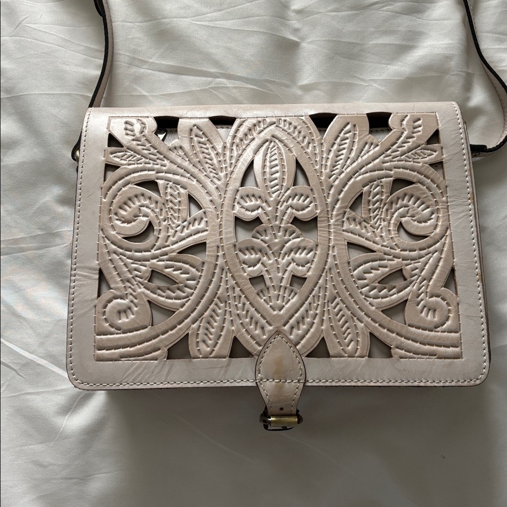Patricia Nash Leather Salandra Flap Crossbody Natural White Cutout - Picture 2 of 12